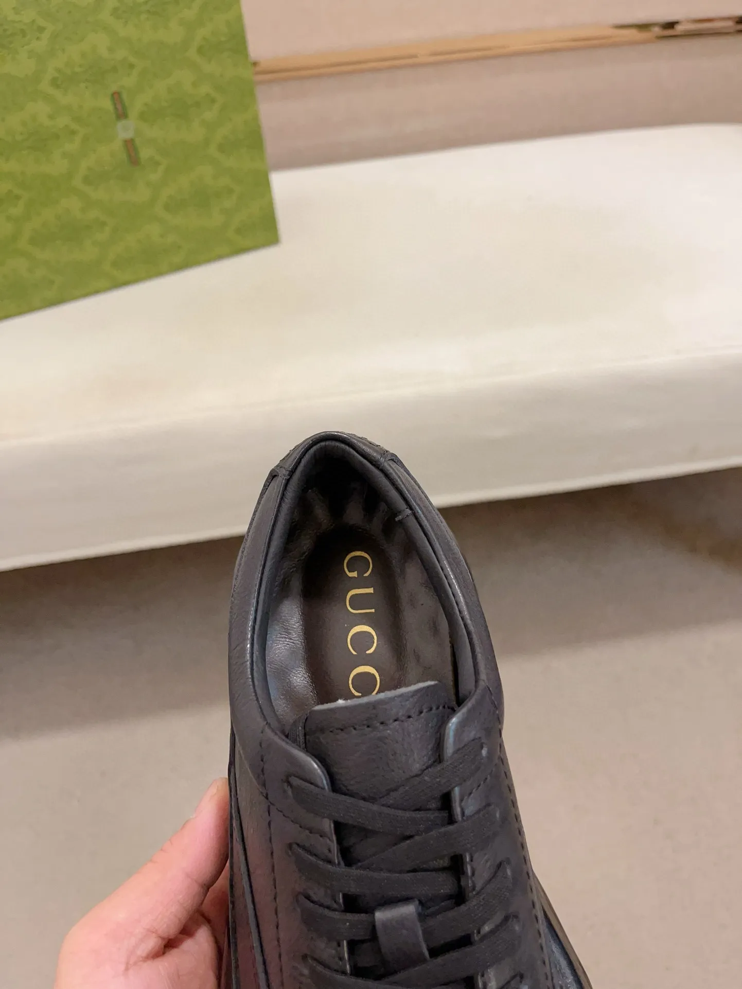 Men's shoes 💰: 680💰 Gucci (Gucci) new men's shoes, sold simultaneously on the official website, made from original orders, uppers made of first-layer cowhide, purely handmade craftsmanship 🌈 High-end first-layer genuine leather lining, original non-slip and wear-resistant outsole, fashionable and versatile, standard size .37-44. Can be customized 45-46